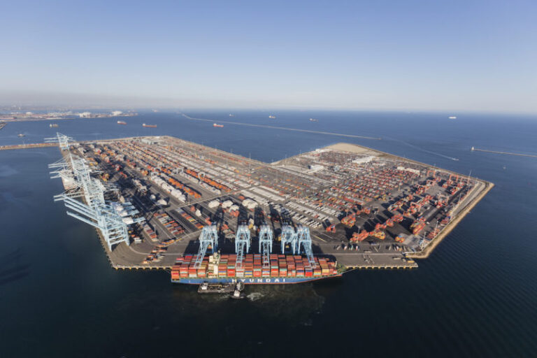 A-record-setting-July-at-port-of-Los-Angeles-as-cargo.jpg