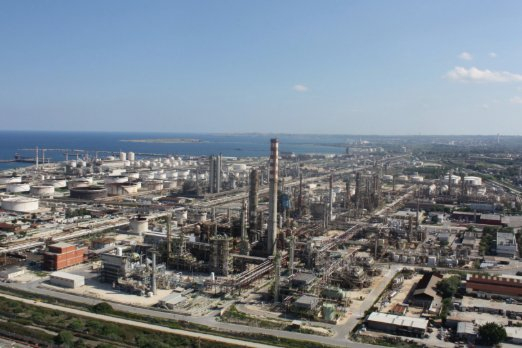 Eni Advances Plan for New Biofuel Refinery with Marine Supply