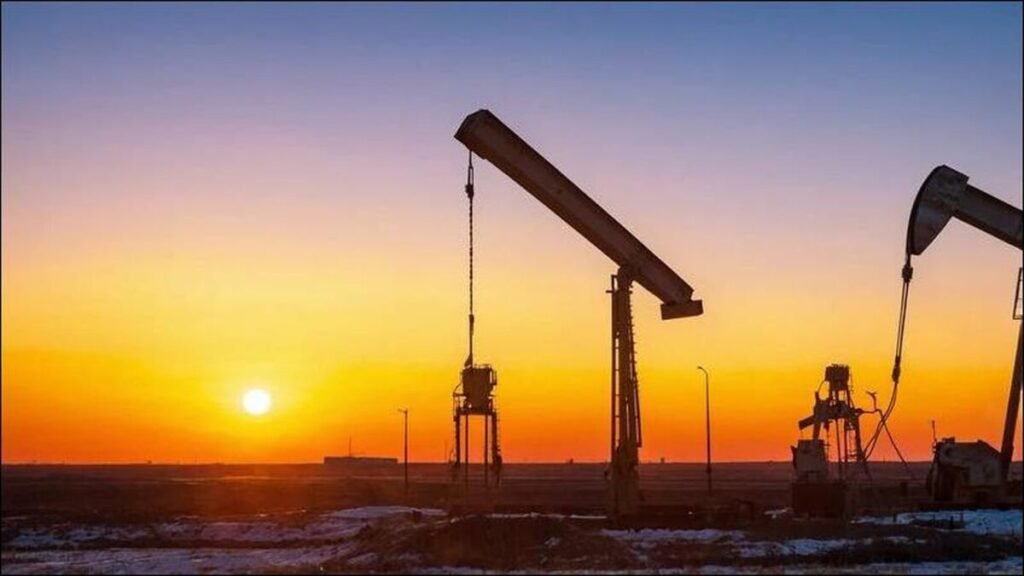 Oil Prices Rangebound: Russia-Ukraine Peace Talks Impact Crude