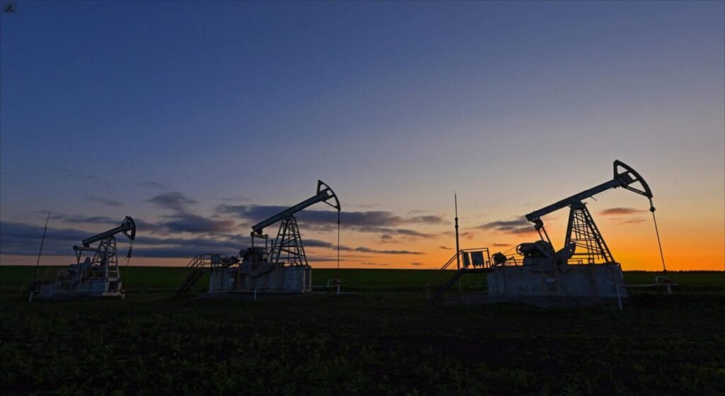 Oil Market Rises: U.S. Reopening Boosts Demand Outlook