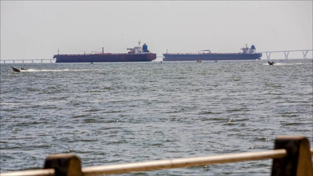 US Sanctions Chinese Tankers Over Venezuelan Oil