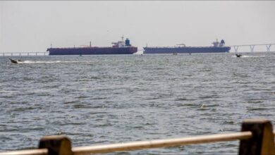 Large oil tanker at sea, symbolizing Venezuelan oil exports and global shipping.