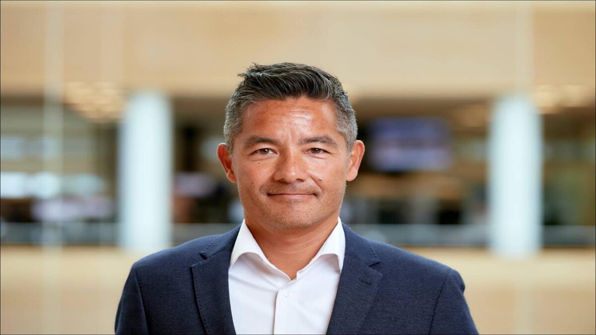Lauritzen Bulkers CEO Martin Sato in a professional portrait.