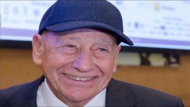 A massive VLCC tanker docked at the Hengli Heavy Industry shipyard.