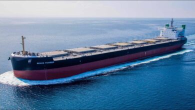 Tsuneishi's new Kamsarmax methanol dual-fuel bulk carrier underway.