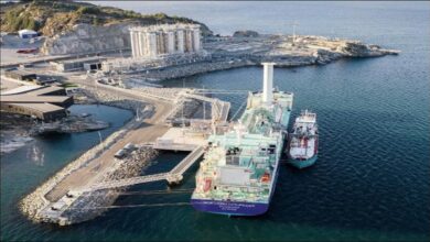 Molgas vessel conducting LNG bunkering for an LCO2 carrier in a Norwegian port.