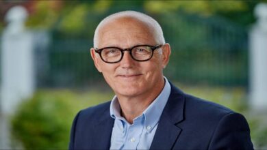 Tommy Thomsen, former CEO of the Lauritzen Foundation, against a blurred background.