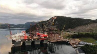 An offshore platform in the North Sea, key to AF Gruppen's decommissioning project.