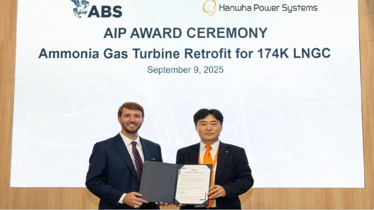 Hanwha Ocean LNG carrier ship sailing at sea for ammonia retrofit.
