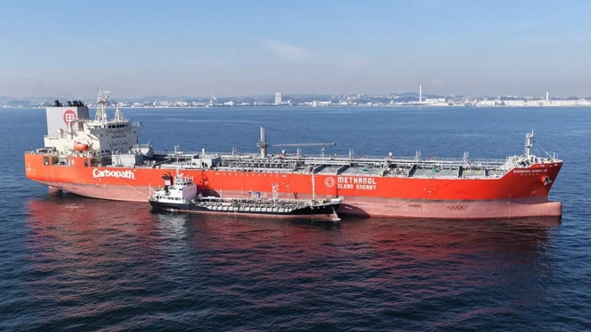 Japan's Kokuryu Maru chemical tanker receives methanol in a ship-to-ship bunkering.