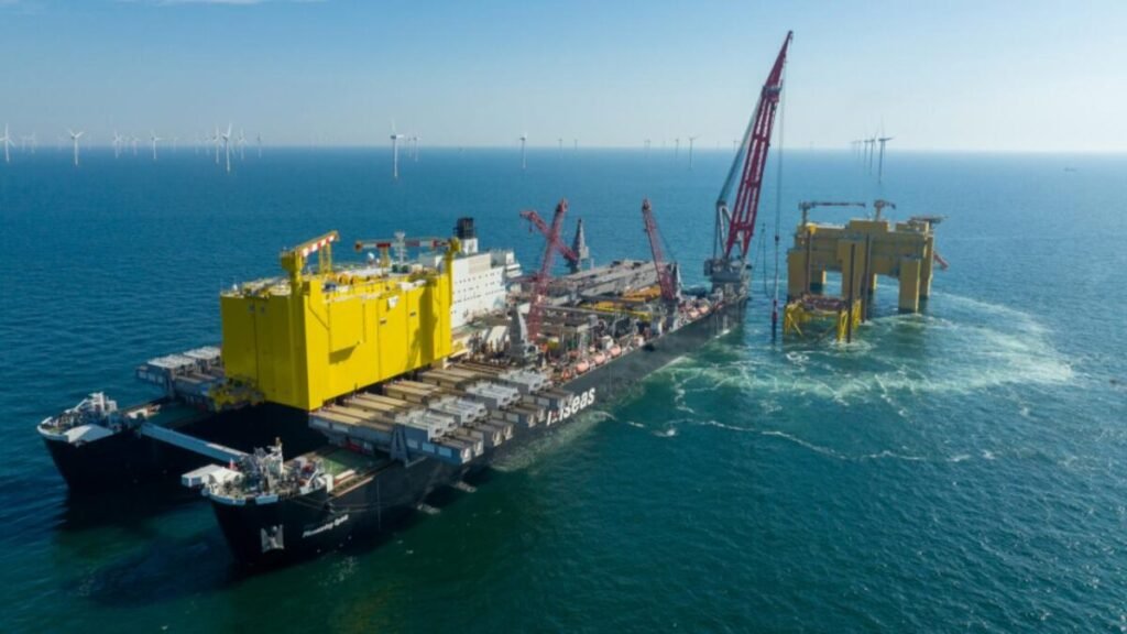 Singapore Yards Pivot to HVDC Platforms for Europe