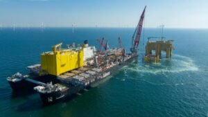 Singapore Yards Pivot to HVDC Platforms for Europe