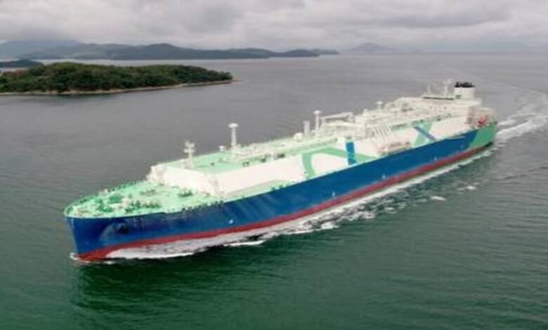 The MISC dual-fuel LNG carrier Th'ailib sails on open water.