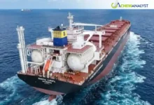 The ammonia-powered bulk carrier Mineral Europa sails on open water.